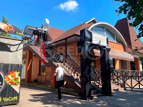 комерційна за адресою Мистецька вул. (Землячки), 1