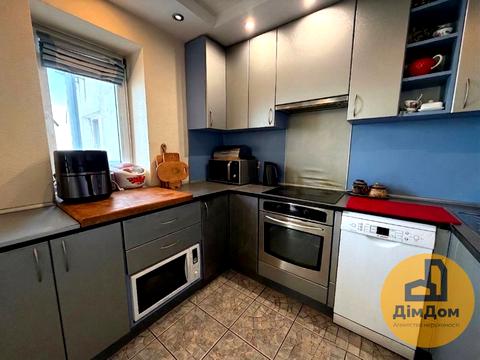 квартира за адресою Братства Тарасівців вул. (Декабристів), 12/37