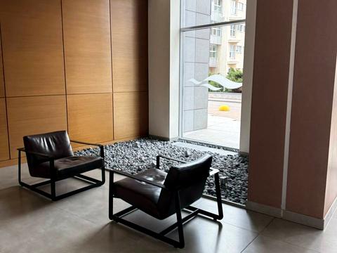 квартира за адресою Раїси Окіпної вул., 18