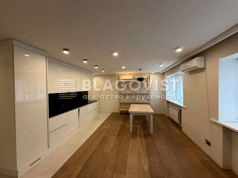 квартира за адресою Почайнинська вул., 53/55