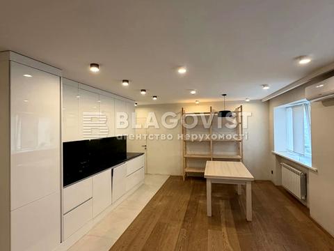 квартира за адресою Почайнинська вул., 53/55