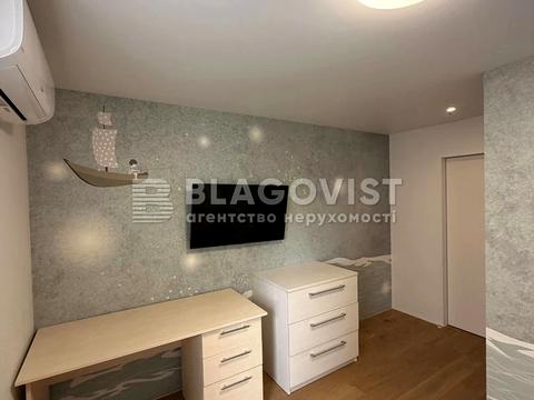 квартира за адресою Почайнинська вул., 53/55