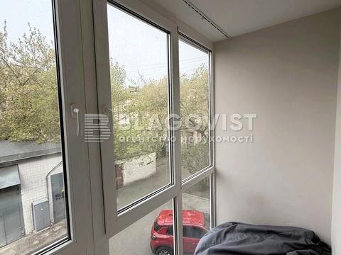 квартира за адресою Почайнинська вул., 53/55