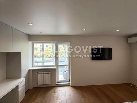 квартира за адресою Почайнинська вул., 53/55