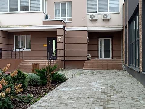 комерційна за адресою Приозерний бульв., 5