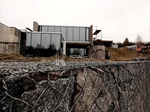 будинок за адресою Лугова вул., (Будинок 1)