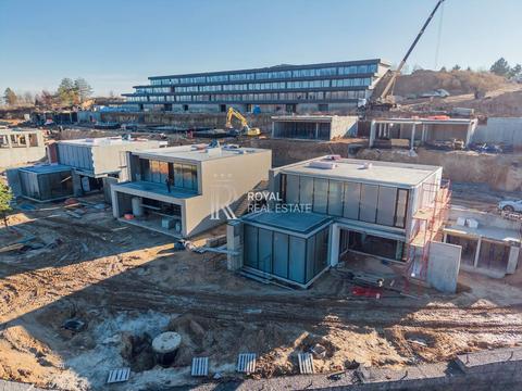 будинок за адресою Лугова вул., (Будинок 1)