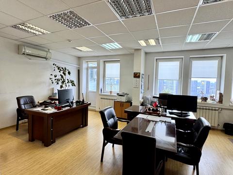 коммерческая по адресу Миколы Бажана просп., 12