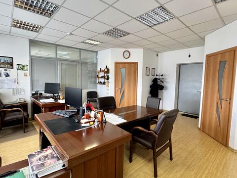 коммерческая по адресу Миколы Бажана просп., 12