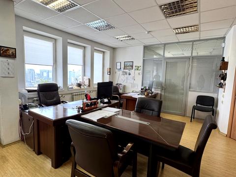 коммерческая по адресу Миколы Бажана просп., 12