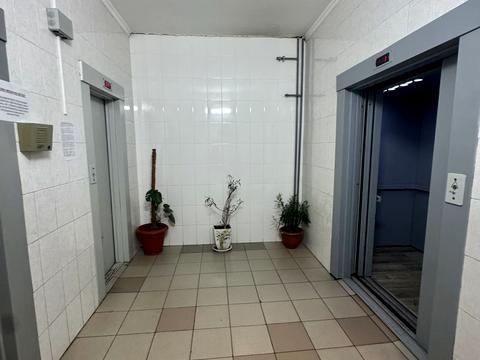 коммерческая по адресу Миколы Бажана просп., 12