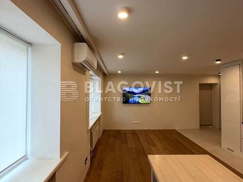 квартира за адресою Почайнинська вул., 53/55