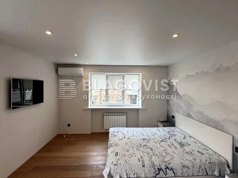 квартира за адресою Почайнинська вул., 53/55