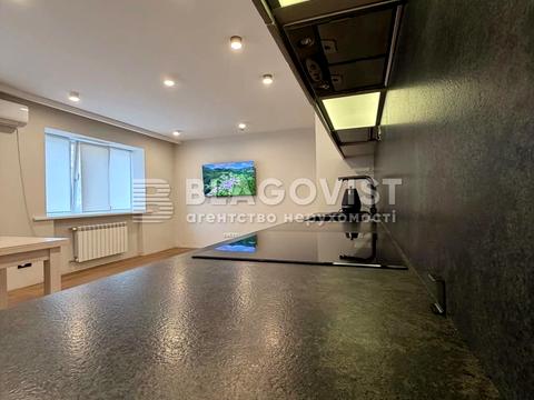 квартира за адресою Почайнинська вул., 53/55