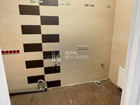 комерційна за адресою Володимира Сосюри вул., 4