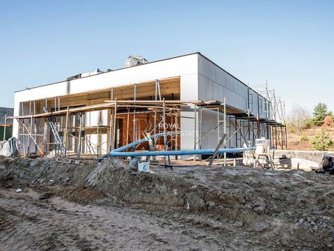 будинок за адресою с. Лісники, Лугова вул., (Будинок 1)