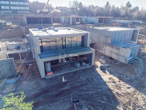 будинок за адресою с. Лісники, Лугова вул., (Будинок 1)