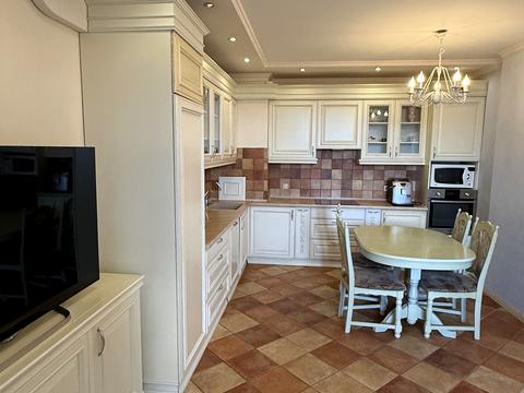 квартира за адресою Миколи Амосова вул., 4