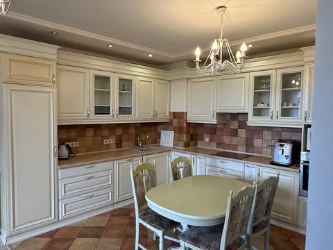 квартира за адресою Миколи Амосова вул., 4