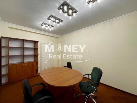 комерційна за адресою Олеся Гончара вул., 12