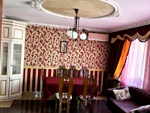 будинок за адресою Молодіжна