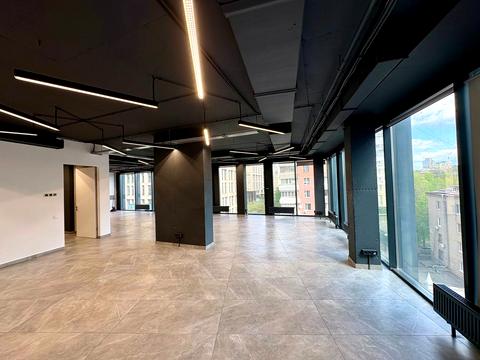 комерційна за адресою Шевченка вул., 49