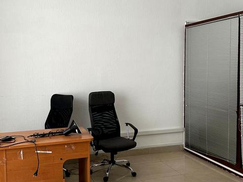 комерційна за адресою Олексія Вадатурського вул. (Фалєєвська), 91