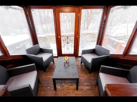 будинок за адресою Січових Стрільців