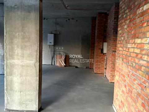 комерційна за адресою Паркова вул., 7