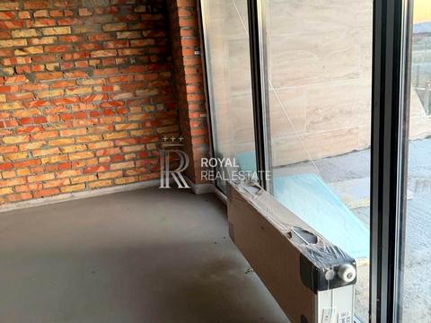 комерційна за адресою Паркова вул., 7