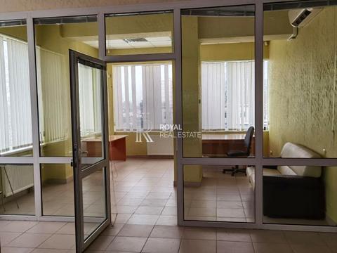 комерційна за адресою Межигірського Спаса вул., 17