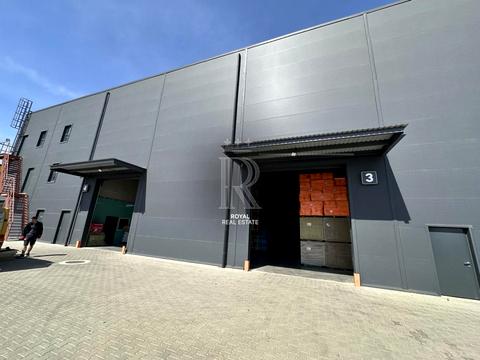 комерційна за адресою Чорновола, 1