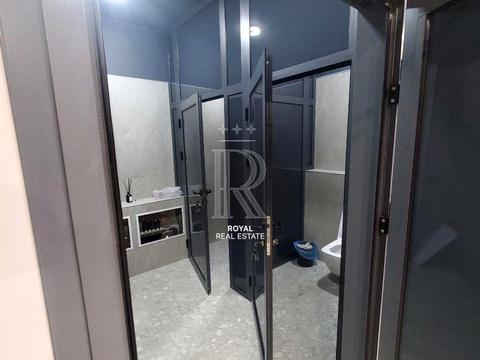 комерційна за адресою Чорновола, 1