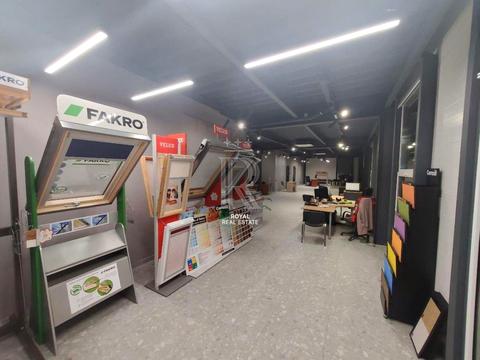 комерційна за адресою Чорновола, 1