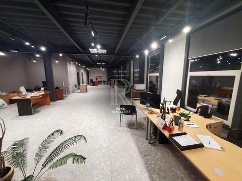 комерційна за адресою Чорновола, 1