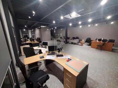 комерційна за адресою Чорновола, 1