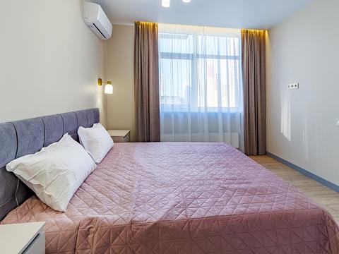 квартира за адресою Олександра Олеся вул., 1