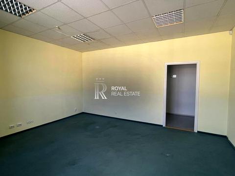 комерційна за адресою Пирогова вул., 246