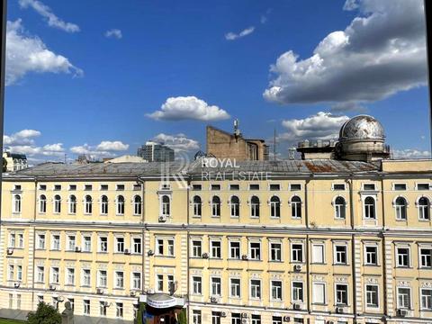 комерційна за адресою Пирогова вул., 246