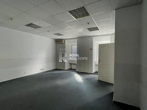 комерційна за адресою Пирогова вул., 246