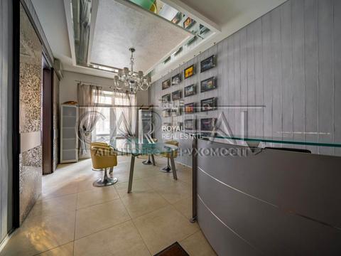комерційна за адресою Саксаганського вул., 3