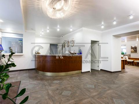 комерційна за адресою Саксаганського вул., 3