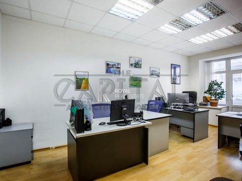 комерційна за адресою Саксаганського вул., 3