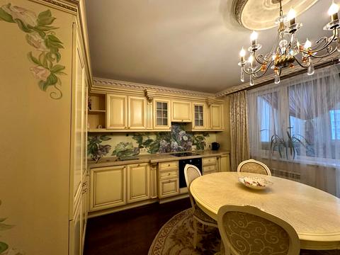 квартира за адресою Дніпровська набережна вул., 19-В