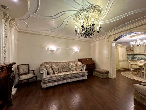 квартира за адресою Дніпровська набережна вул., 19-В