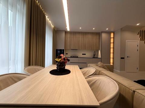 будинок за адресою Зоряна вул.