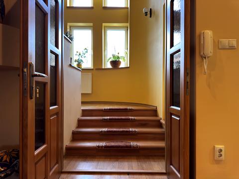 дом по адресу Українська, 13