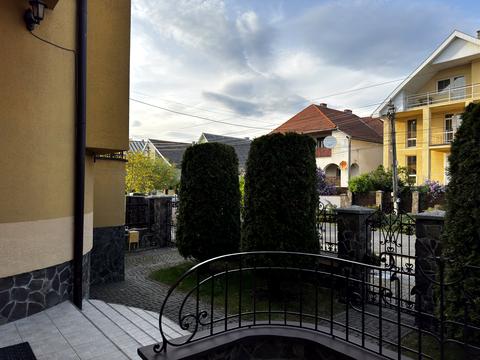 дом по адресу Українська, 13