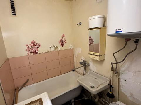 квартира за адресою Космонавтів вул., 13а