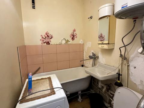 квартира за адресою Космонавтів вул., 13а